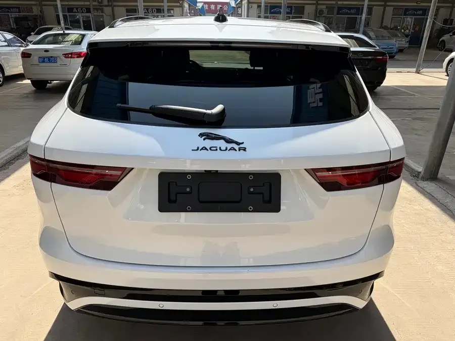 Jaguar F-Pace 2024 P250 R-Dynamic SE 2023 — миниатюра 3