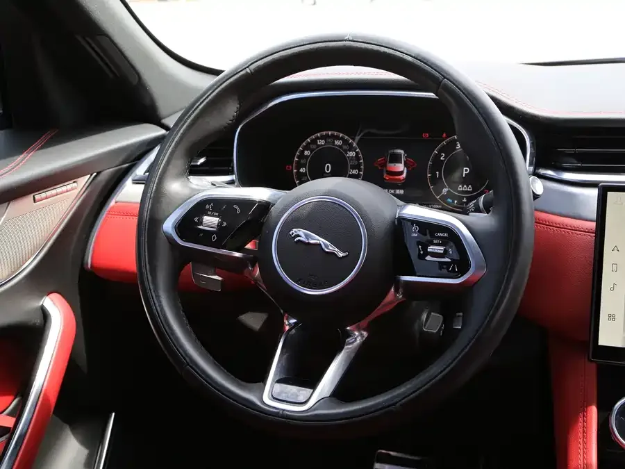 Jaguar F-Pace 2024 P250 R-Dynamic SE 2024 — миниатюра 2