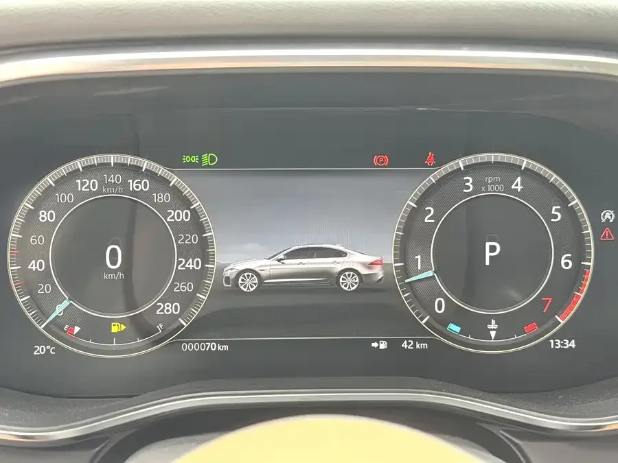 Jaguar XFL 2025 2.0T P250 Two-Wheel Drive Premium Luxury Edition 2026 — миниатюра 2