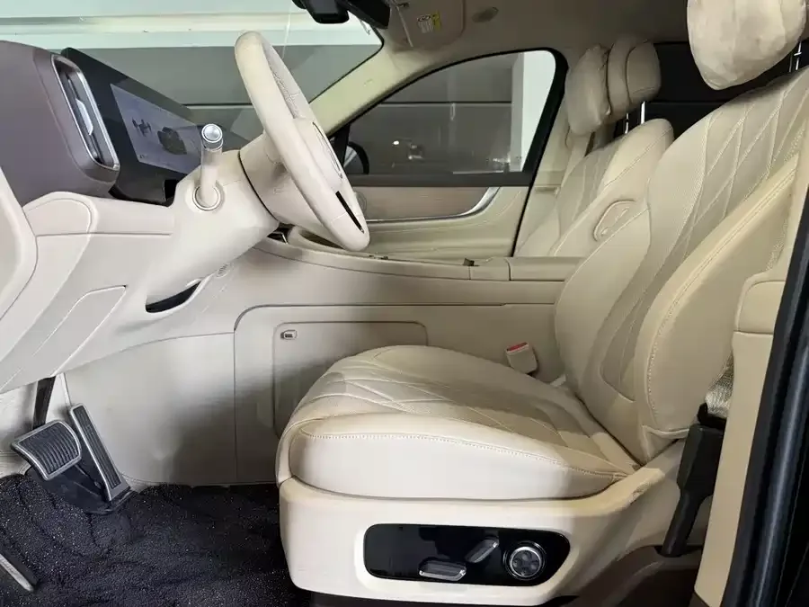 AITO M9 Wenjie M9 2024 Extended Range Max Edition 42kWh 6-seater Edition 2024 — миниатюра 4