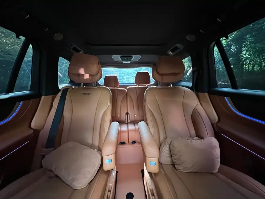 AITO M9 M9 2024 Extended Range Ultra Edition 42kWh 6-seater Edition 2024 — миниатюра 5