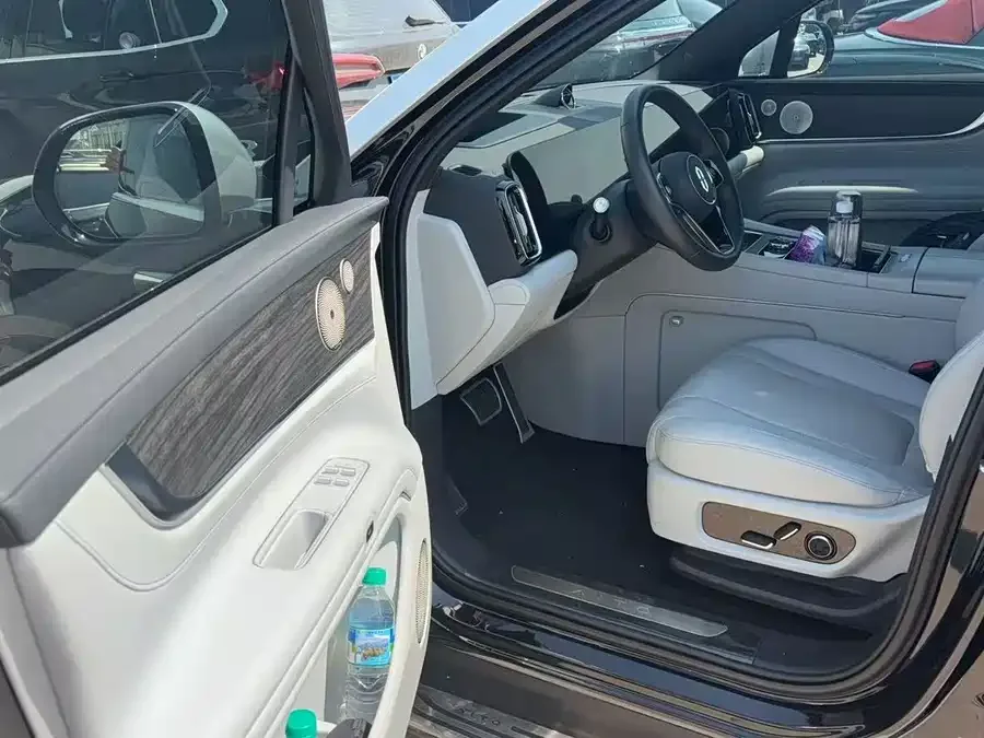 AITO M9 Wenjie M9 2024 Extended Range Max Edition 52kWh 6-seater Edition 2024 — миниатюра 2