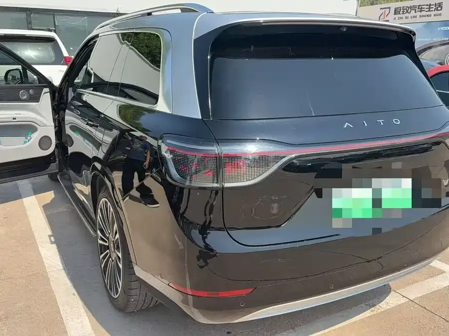 AITO M9 Wenjie M9 2024 Extended Range Max Edition 52kWh 6-seater Edition 2024 — миниатюра 3