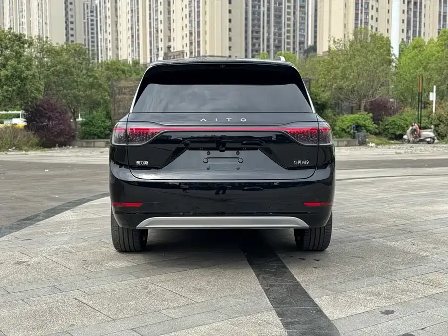 AITO M9 Wenjie M9 2024 Extended Range Max Edition 42kWh 6-seater Edition 2026 — миниатюра 2