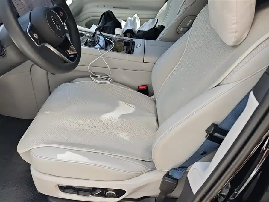 AITO M9 Wenjie M9 2025 Extended Range Ultra Edition 52kWh 6-Seat Version (192-line LiDAR) 2025 — миниатюра 3
