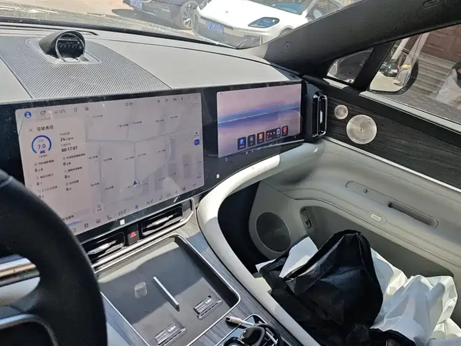 AITO M9 Wenjie M9 2025 Extended Range Ultra Edition 52kWh 6-Seat Version (192-line LiDAR) 2025 — миниатюра 4