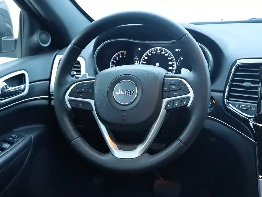 Jeep Grand Cherokee Grand Cherokee (Imported) 2020 3.0L Elite Navigation Edition 2022 — миниатюра 5