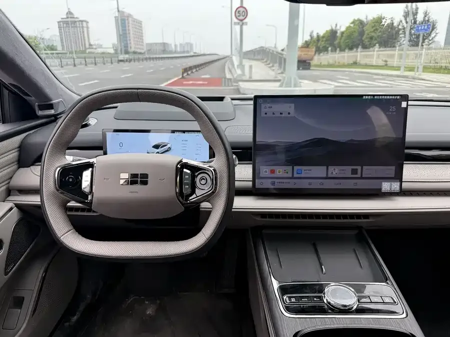 Geely Galaxy Star 8 Galaxy Star 8 2025 130km EM-P Starship Edition 2025 — миниатюра 4