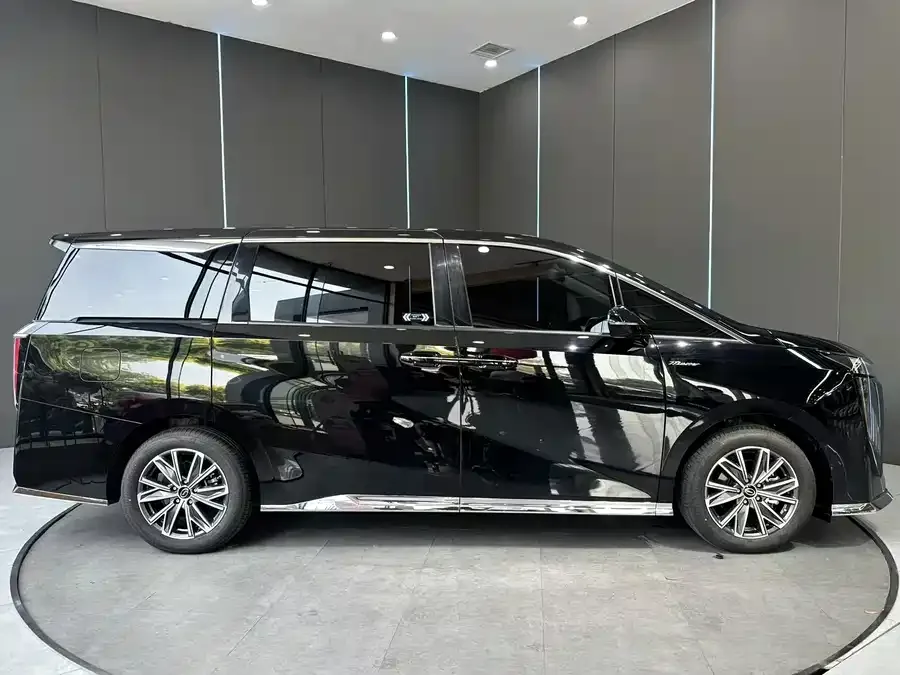 GAC Trumpchi M8 Trumpchi M8 2024 Master Series 400T Premium Edition 2025 — миниатюра 2