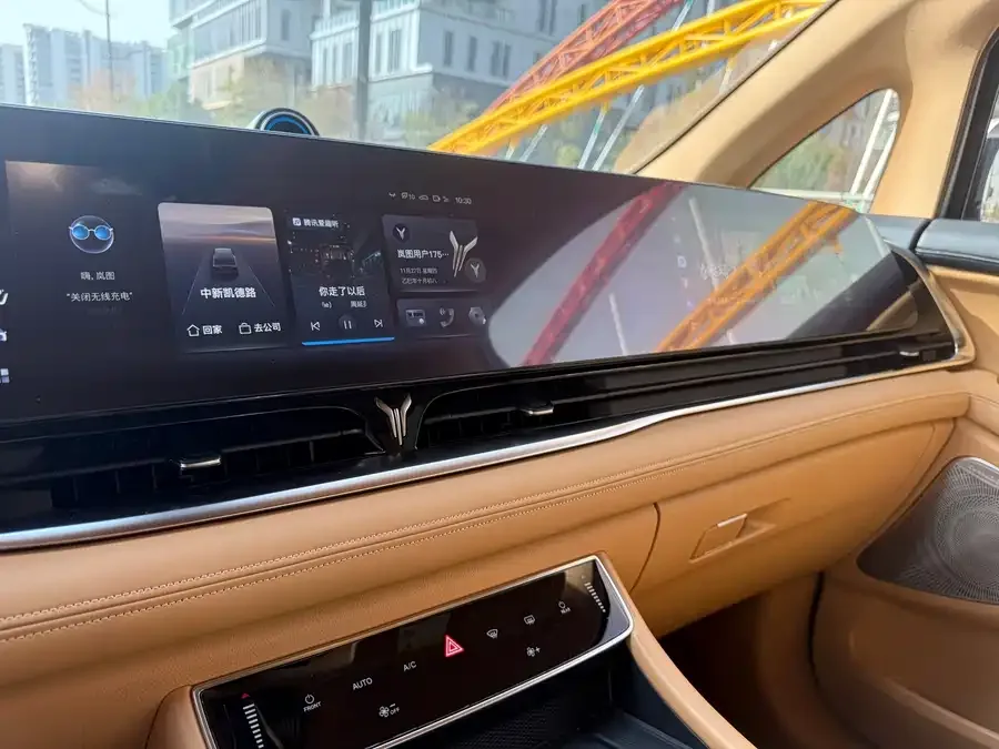 Voyah Lantu Dreamer 2022 Lantu Dreamer Low Carbon Edition + Smart Driving Package 2022 — миниатюра 2