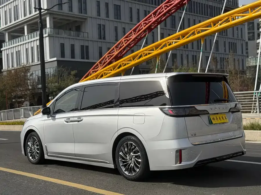 Voyah Lantu Dreamer 2022 Lantu Dreamer Low Carbon Edition + Smart Driving Package 2022 — миниатюра 3