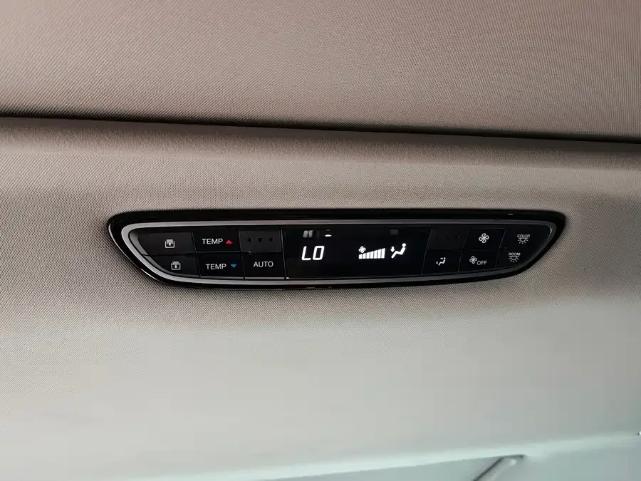 GAC Trumpchi M8 Trumpchi M8 2023 Lingxiu Series 390T Premium Edition 2023 — миниатюра 3