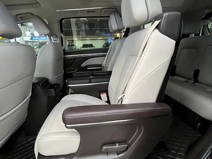 GAC Trumpchi M8 Trumpchi M8 2021 Lingxiu Series 390T Premium Edition 2022 — миниатюра 5