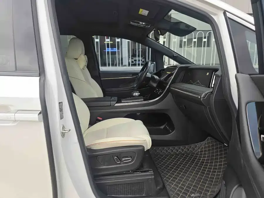 GAC Trumpchi M8 Trumpchi M8 2023 Grandmaster Series Dual Engine Flagship Edition 2023 — миниатюра 5