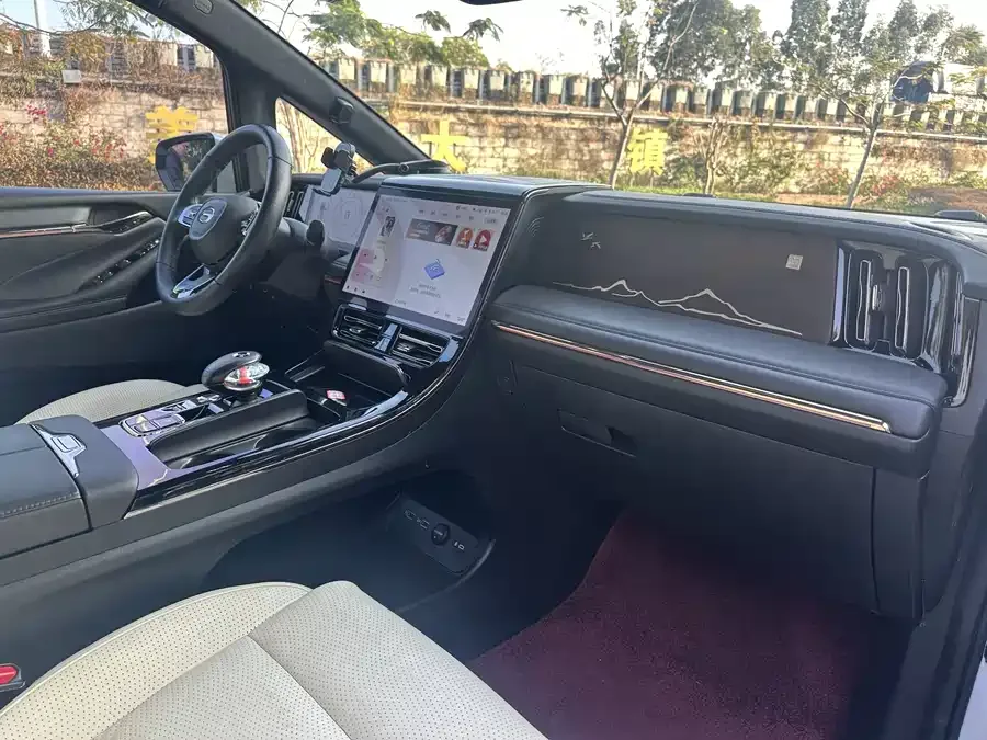 GAC Trumpchi M8 Trumpchi M8 2023 Grandmaster Series Dual Engine Royal Edition 2023 — миниатюра 3