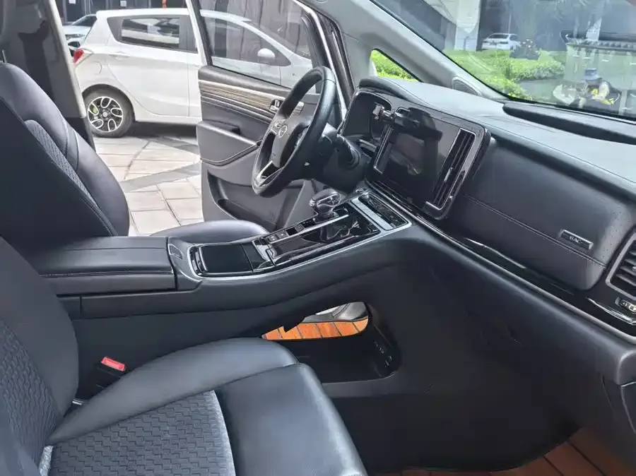 GAC Trumpchi M8 Trumpchi M8 2023 Lingxiu Series 390T Deluxe Edition 2023 — миниатюра 4