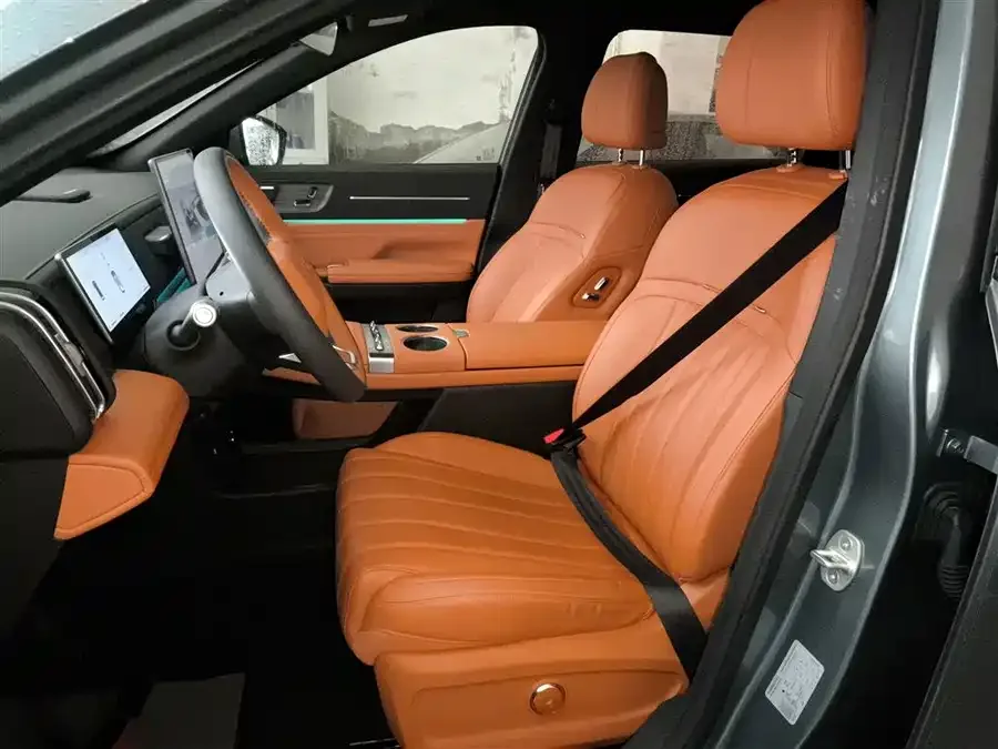 Jetour X70L Jetour X70L 2026 2.0TD Automatic Flagship 7-Seater 2026 — миниатюра 3