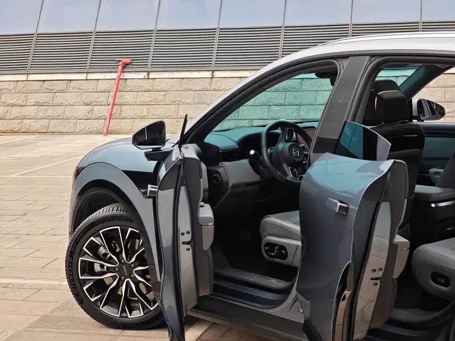 Zeekr 7X Zeekr 7X 2025 75kWh RWD Smart Driving Edition 2025 — миниатюра 3