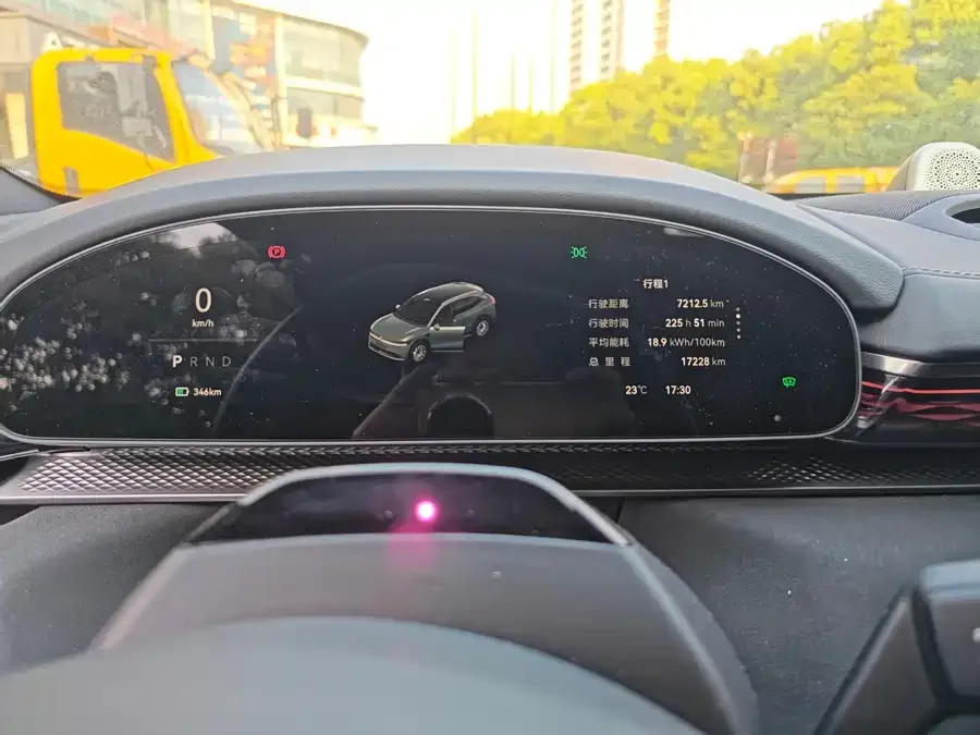 Zeekr 7X Zeekr 7X 2025 100kWh Long-range Rear-wheel Drive Smart Driving Edition 2024 — миниатюра 3