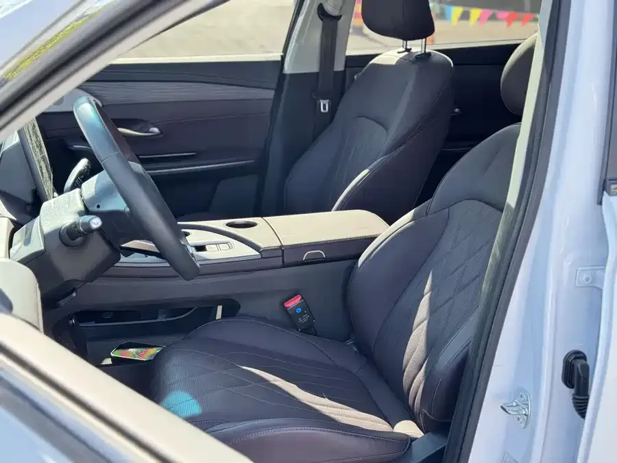 Jetour X90 Jetour X90 2024 1.6T DCT Kirin Edition 7 Seaters 2025 — миниатюра 3