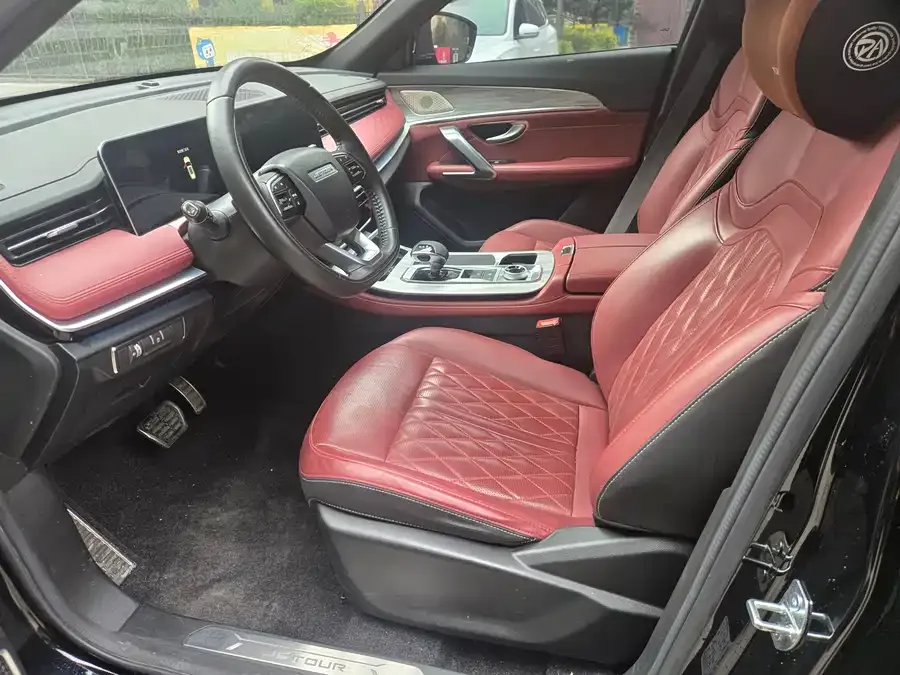 Jetour X70 Plus JETOUR X70 PLUS 2023 1.5T DCT Ziqiang PRO 7-seater 2023 — миниатюра 2