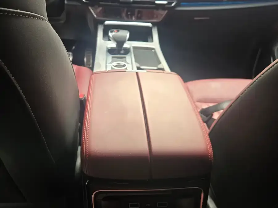 Jetour X70 Plus JETOUR X70 PLUS 2023 1.5T DCT Ziqiang PRO 7-seater 2023 — миниатюра 4