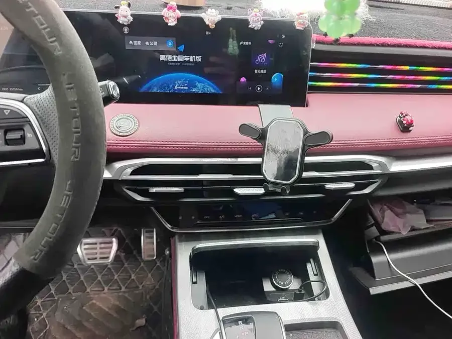 Jetour X70 Plus JETOUR X70 PLUS 2023 1.5T DCT Brave PLUS 7-seater 2023 — миниатюра 2