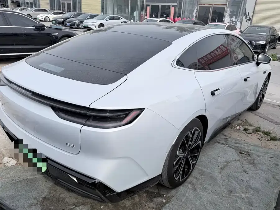 Geely Galaxy E8 Galaxy E8 2024 665km RWD Starship Long Range Edition 2025 — миниатюра 3