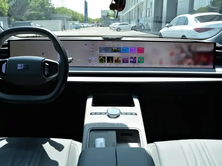 Geely Galaxy E8 Galaxy E8 2024 550km RWD Longteng Edition 2024 — миниатюра 3