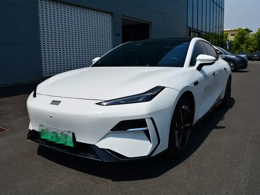 Geely Galaxy E8 Galaxy E8 2024 550km RWD Longteng Edition 2024 — фото 1, купить с доставкой в Москву