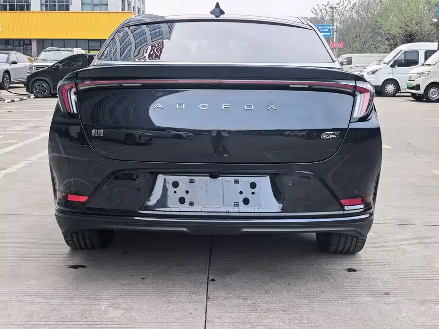 ARCFOX Alpha S Jihu Alphard S 2023 525E Forest Edition PRO 175kW 2024 — миниатюра 5