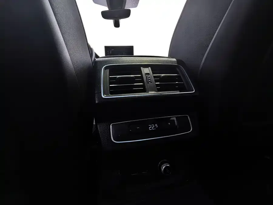 Audi Q5L 2024 40 TFSI Luxury Dynamic Edition 2024 — миниатюра 4