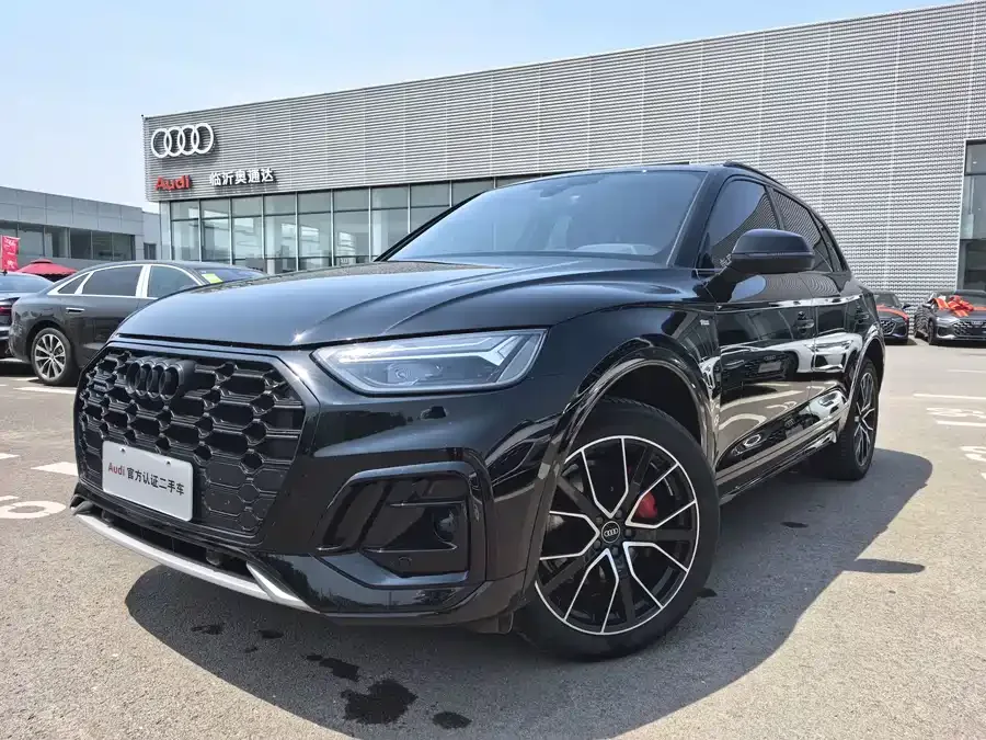 Audi Q5L 2024 40 TFSI Luxury Dynamic Edition 2024 — фото 1, купить с доставкой в Москву