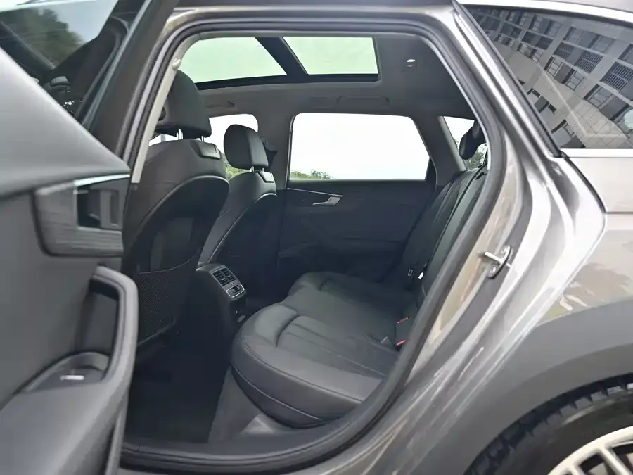 Audi A4 2021 Audi A4 (Imported) Allroad Quattro Explorer Edition 2022 — миниатюра 2