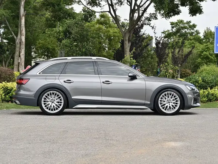 Audi A4 2021 Audi A4 (Imported) Allroad Quattro Explorer Edition 2022 — миниатюра 3