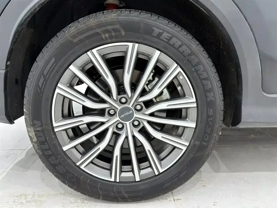 Jetour X70 Plus JETOUR X70 PLUS 2024 Champion Edition 1.5T DCT Champion MAX 7 Seaters 2025 — миниатюра 5