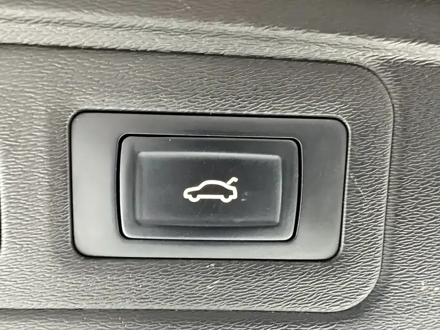 Jetour X70 Plus JETOUR X70 PLUS 2023 1.5T DCT Brave PLUS 7-seater 2023 — миниатюра 5