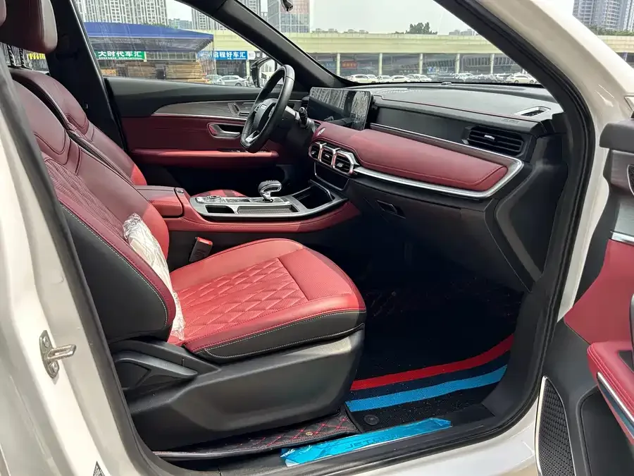 Jetour X70 Plus JETOUR X70 PLUS 2024 Champion Edition 1.5T DCT Champion MAX 5 Seaters 2024 — миниатюра 3