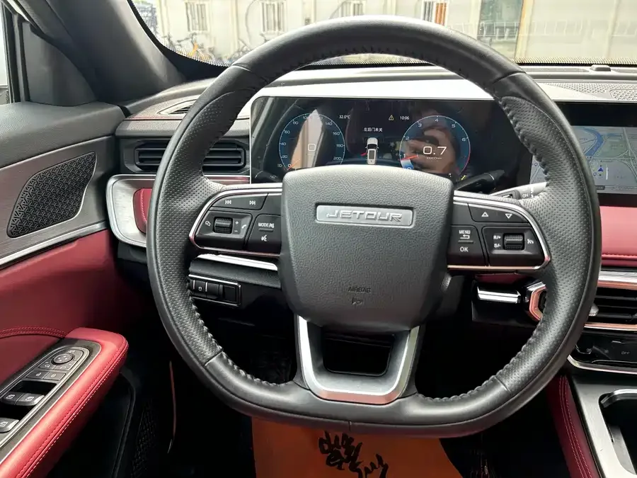 Jetour X70 Plus JETOUR X70 PLUS 2024 Champion Edition 1.5T DCT Champion MAX 5 Seaters 2024 — миниатюра 5