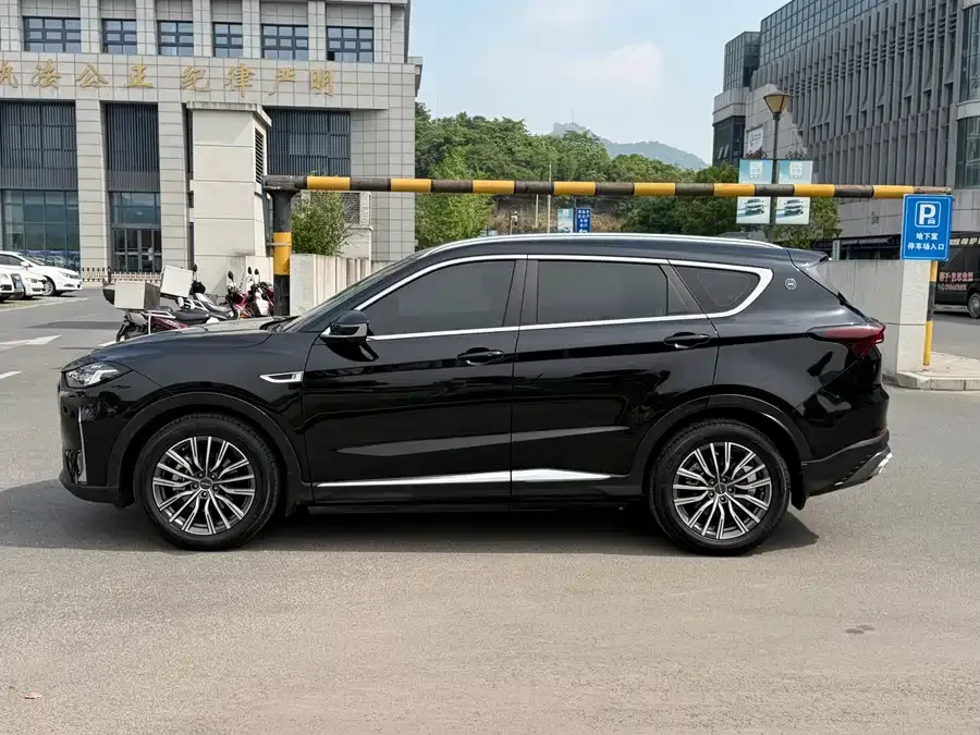 Jetour X70 Plus JETOUR X70 PLUS 2024 Champion Edition 1.5T DCT Champion MAX 5 Seaters 2024 — миниатюра 4