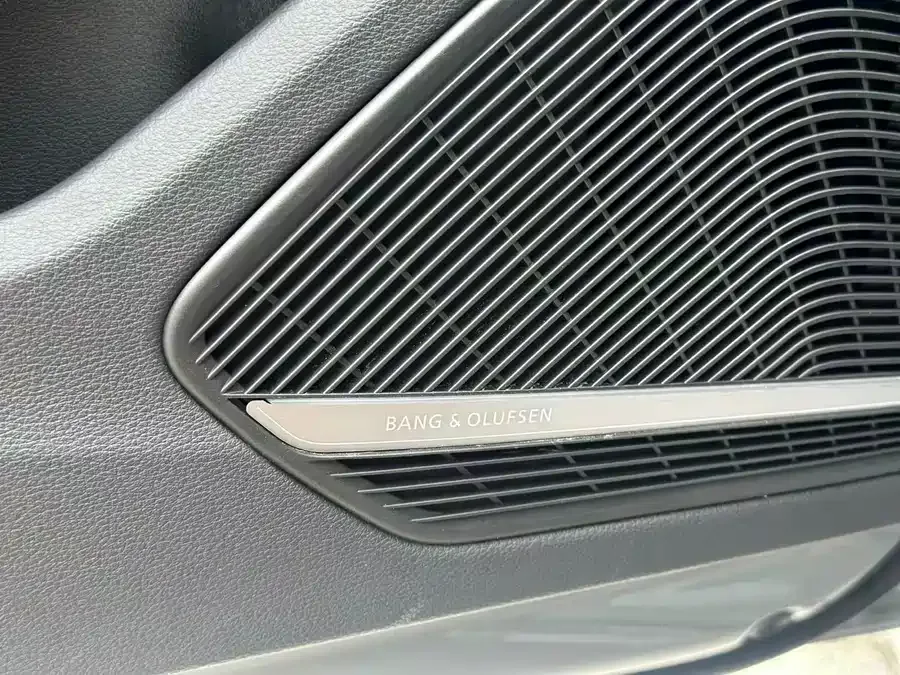 Audi RS 5 2023 RS 5 2.9T Sportback Dark Gold Edition 2023 — миниатюра 4