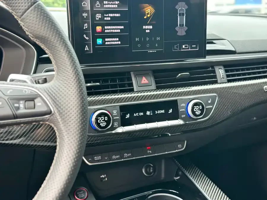 Audi RS 5 2023 RS 5 2.9T Sportback Dark Gold Edition 2023 — миниатюра 5