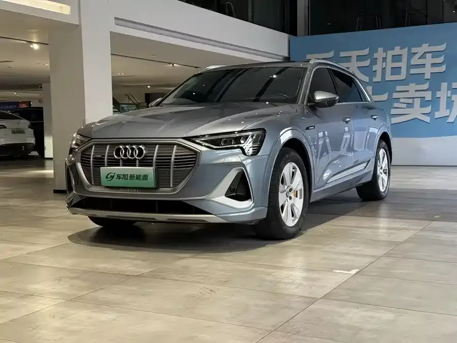 Audi e-tron 2023