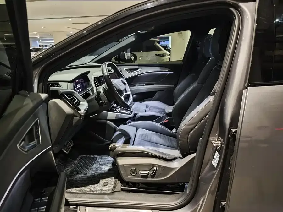 Audi Q5 e-tron 2022 40 e-tron Starry Mecha Suit 2023 — миниатюра 4