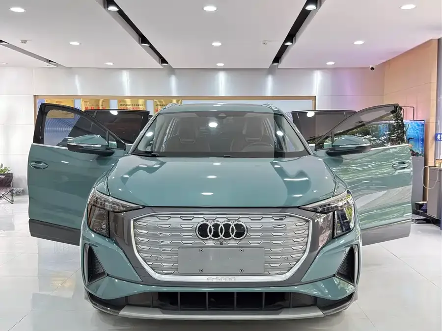 Audi Q5 e-tron 2023 50 e-tron quattro glory suit 2023 — миниатюра 5
