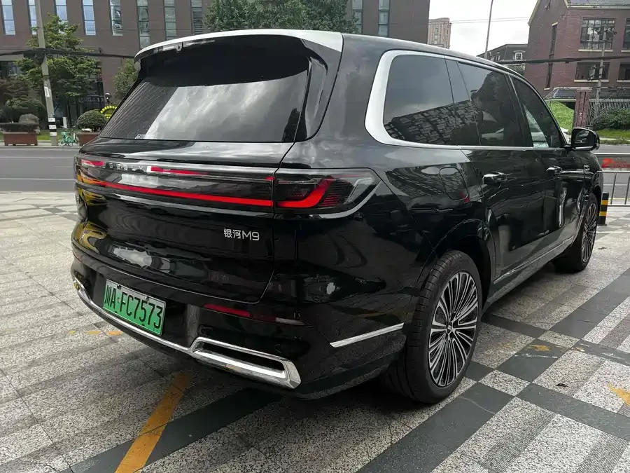 Geely Galaxy M9 Galaxy M9 2025 210km/h AWD Navigator Edition 2025 — миниатюра 4