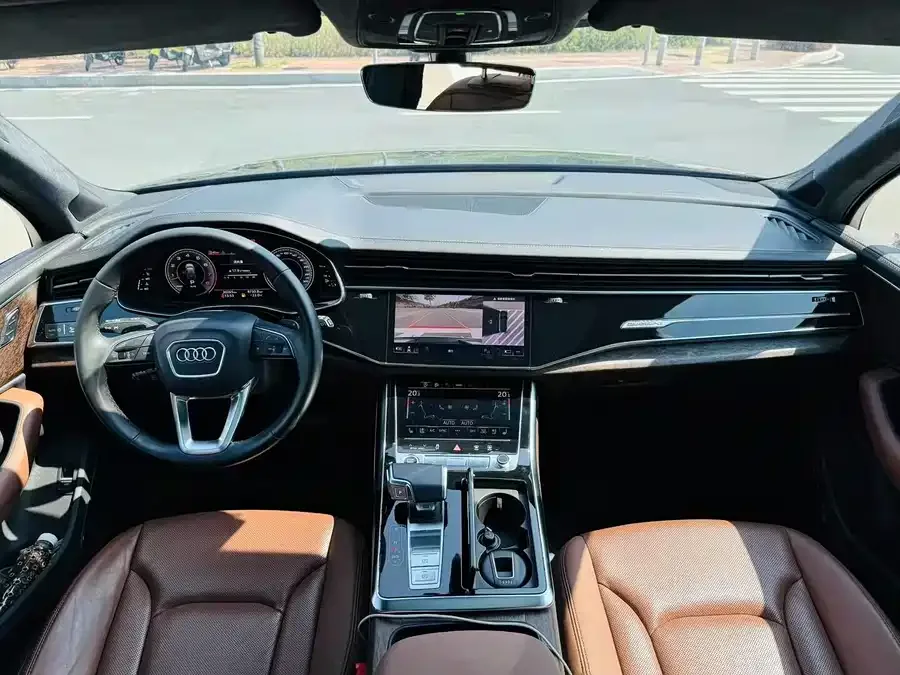 Audi Q7 2022 55 TFSI quattro S line sports model 2022 — миниатюра 4