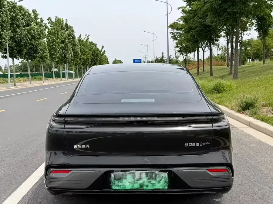 Geely Galaxy Star 8 Galaxy Star 8 2025 130km EM-i Premium Edition 2025 — миниатюра 5