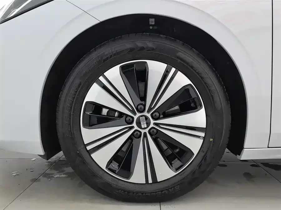 Geely Galaxy A7 EM Galaxy A7 EM 2025 EM-i 150km Premium Edition 2025 — миниатюра 5