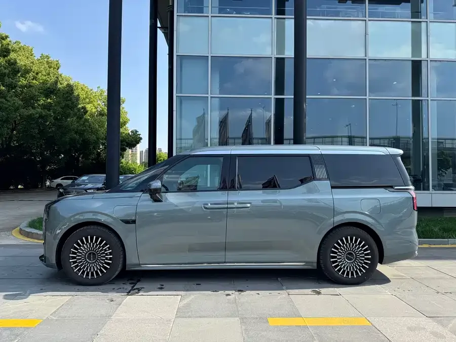 Zeekr 009 Zeekr 009 2024 seven-seat aisle version four-wheel drive 108kWh 2025 — миниатюра 2